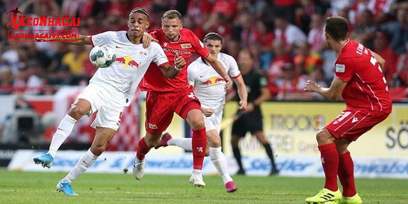 Soi kèo Augsburg vs Union Berlin